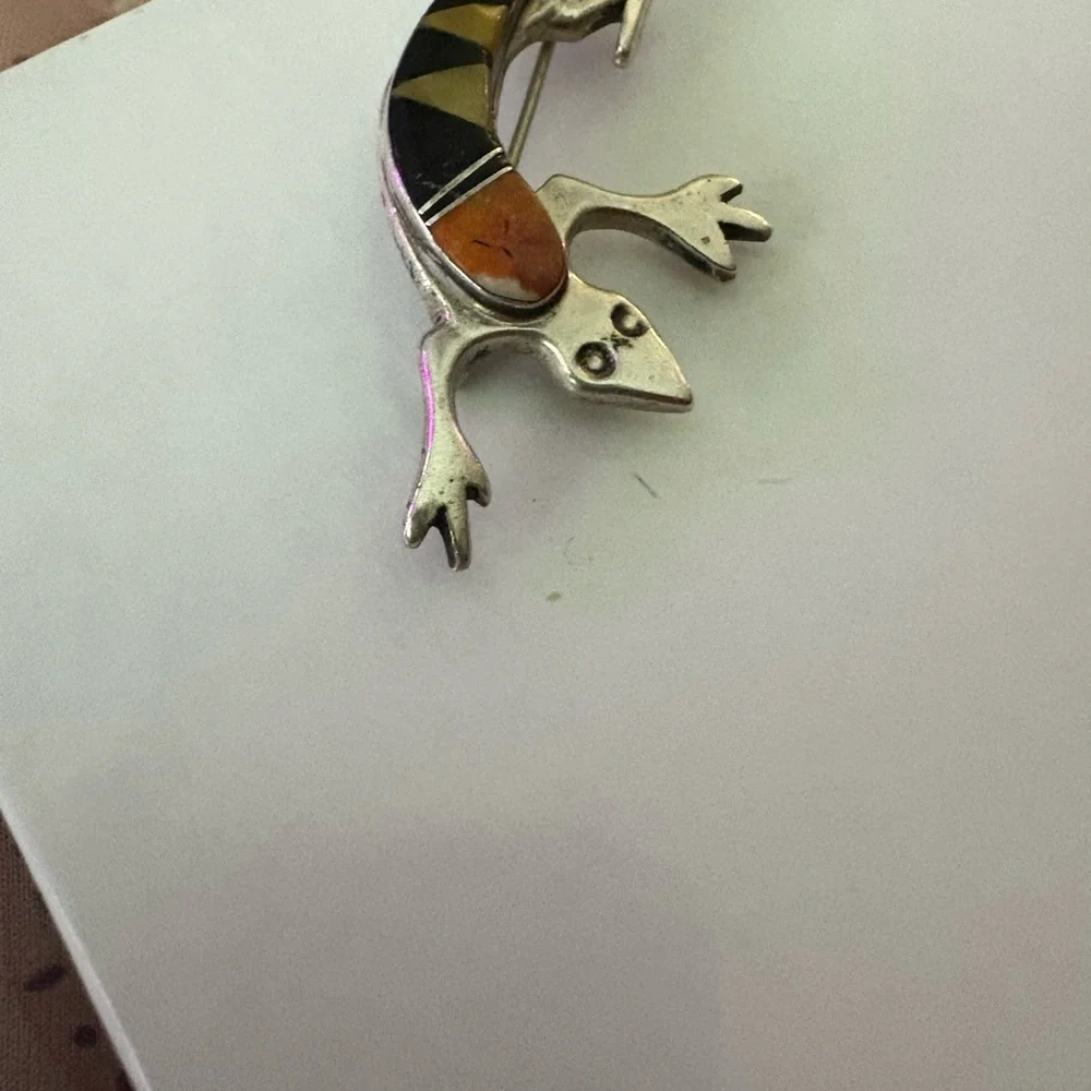 Wilbur Muskett Jr. Navajo lizard brooch pin